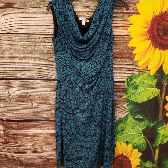 Dressbarn scoop neck Sleeveless dress pre-owned - Picture 1 of 8